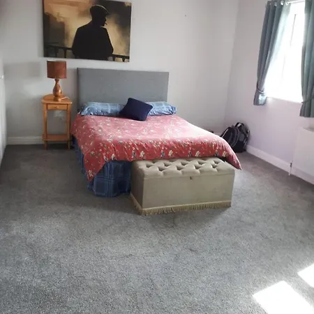 Royal Oak House בית כפרי *